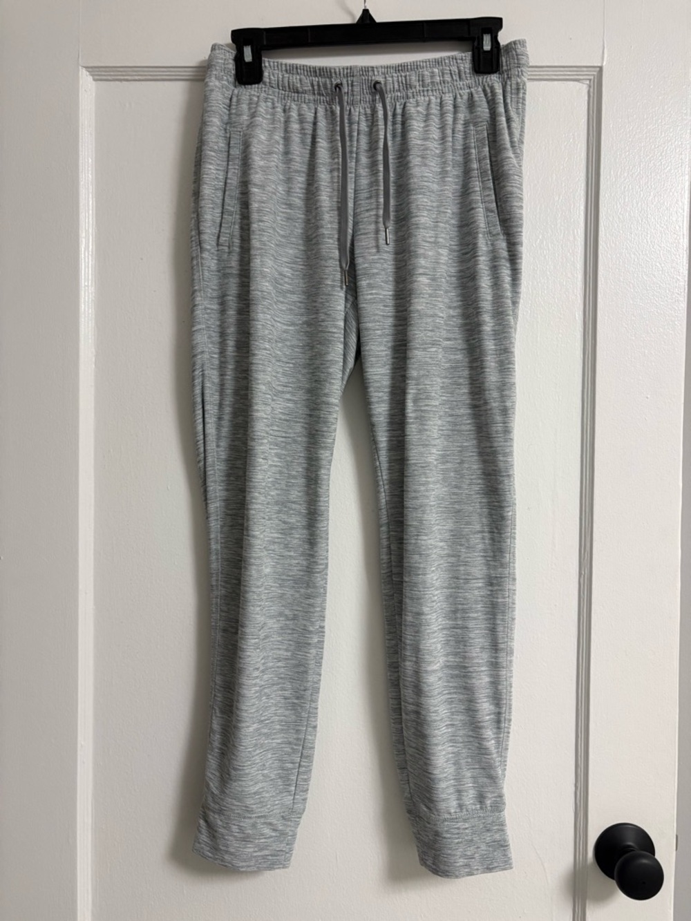 Old Navy Active Breathe On Women’s jogger pants grey size medium